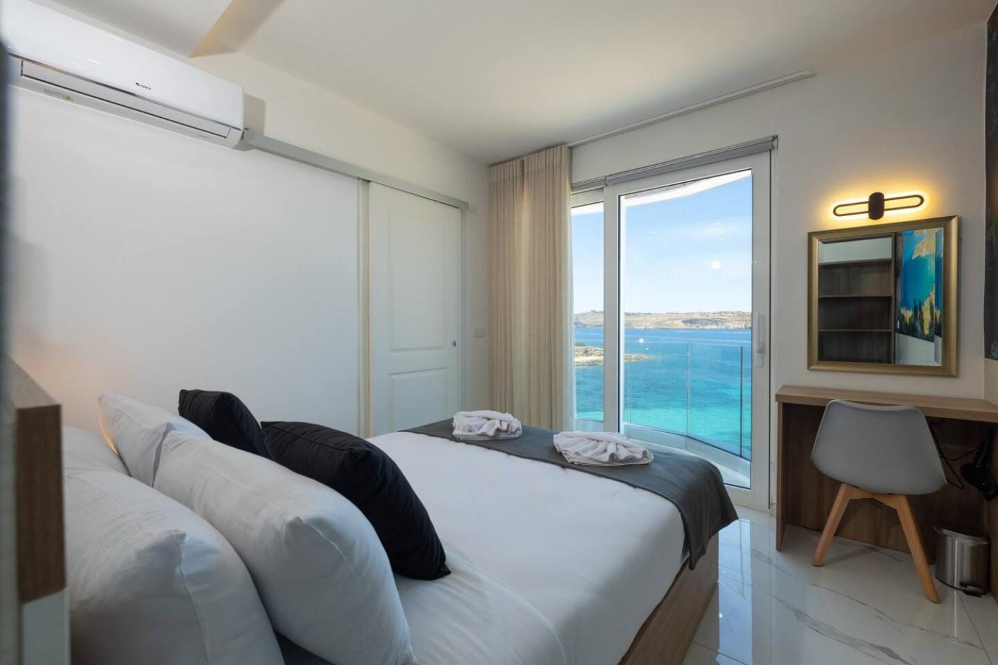 Ivory Seafront With Views!- Fl 10 By Homely Apartment