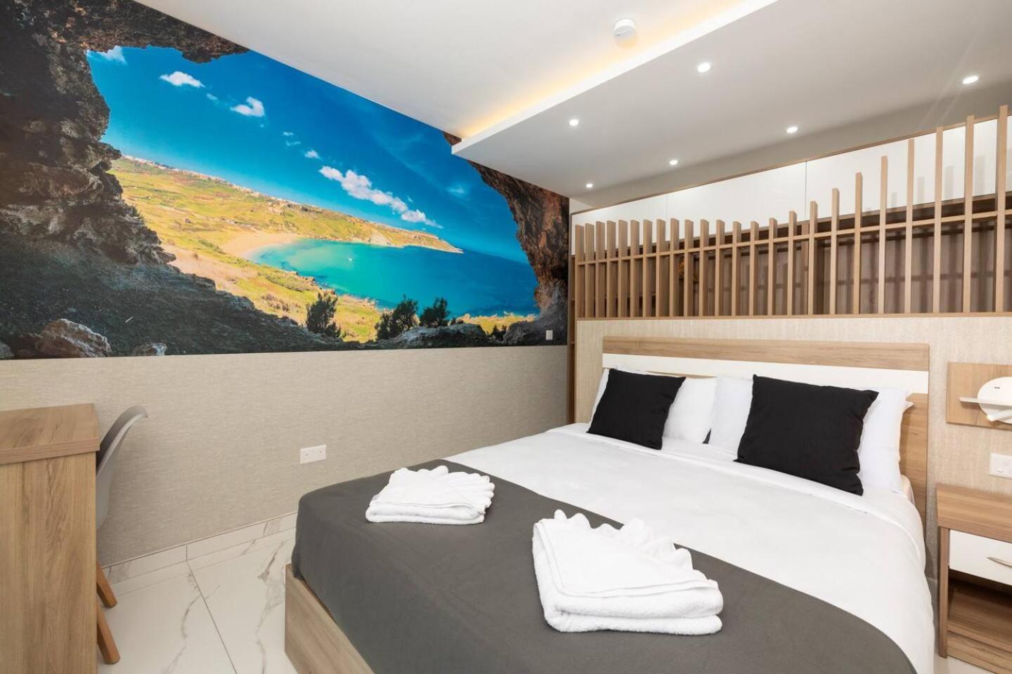 Ivory Seafront With Views!- Fl 10 By Homely Apartment